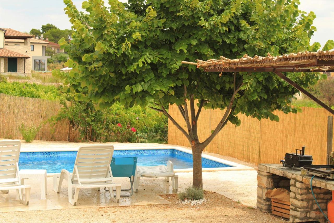 Apartman Robi Nova Vas  Luaran gambar